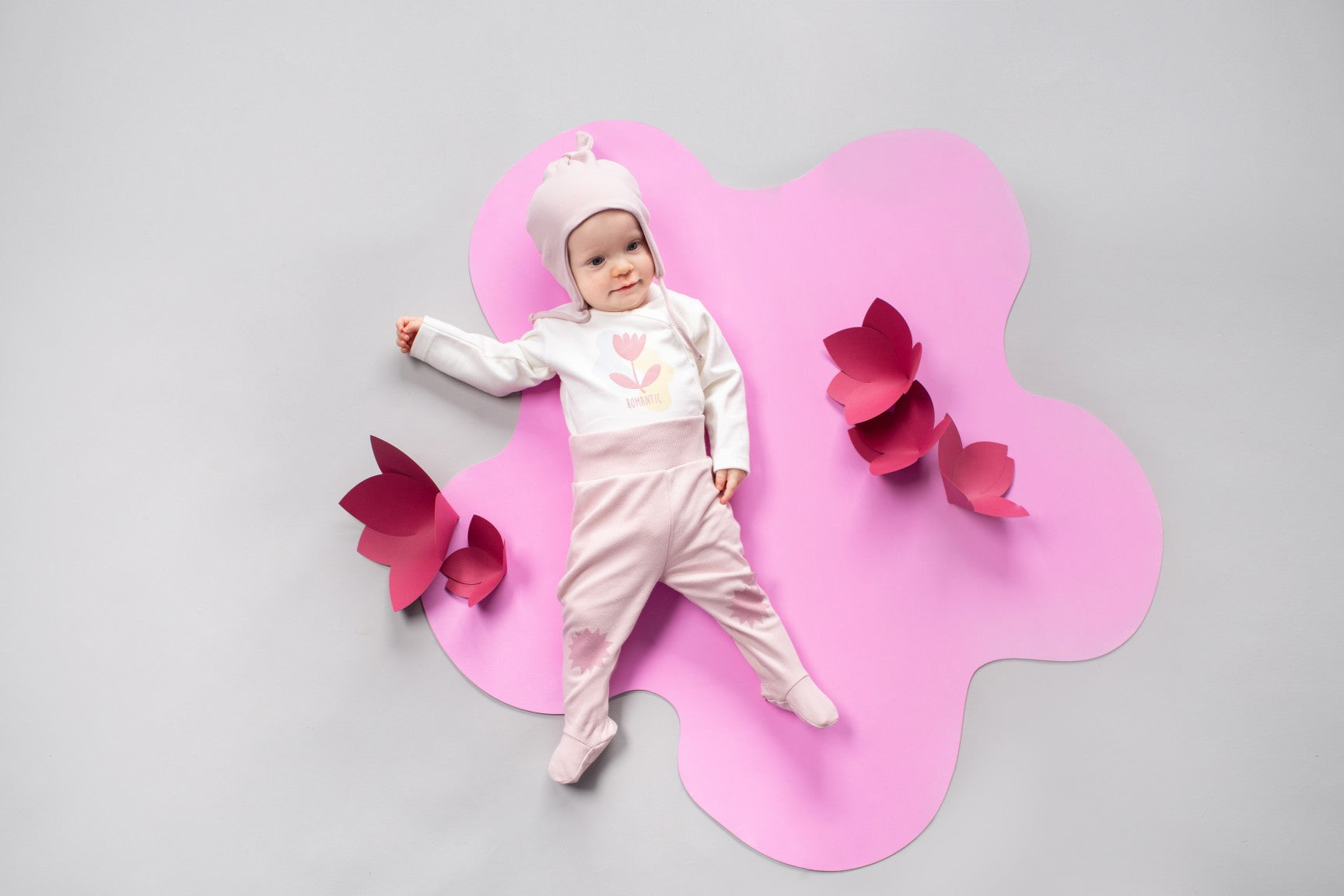 Czapka Niemowlęca Wiązana Różowa Romantic